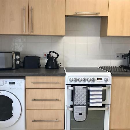No 1 Town Apartment Сидмут Екстериор снимка