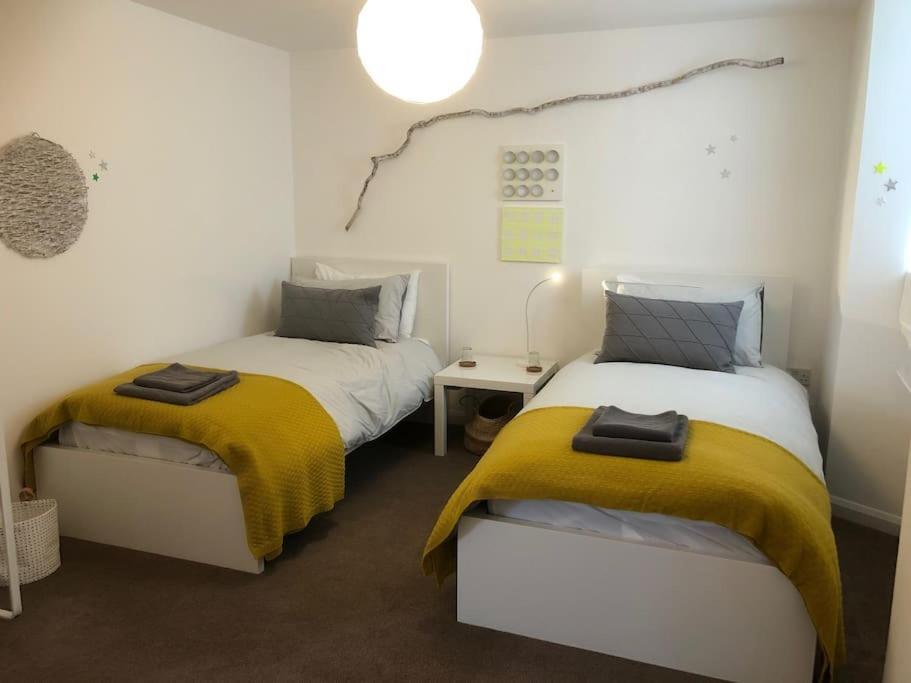 No 1 Town Apartment Сидмут Екстериор снимка