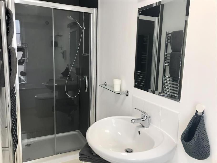 No 1 Town Apartment Сидмут Екстериор снимка