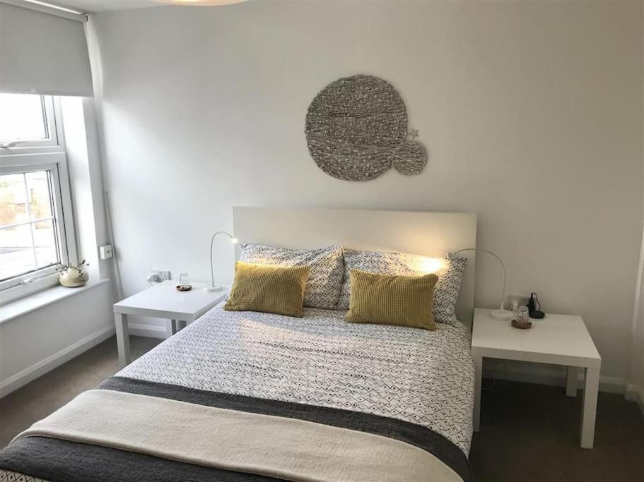 No 1 Town Apartment Сидмут Екстериор снимка