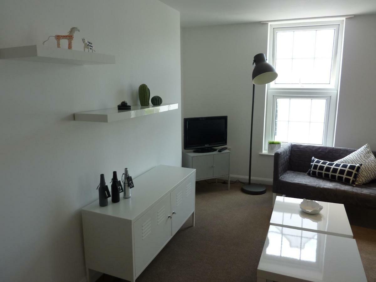 No 1 Town Apartment Сидмут Екстериор снимка