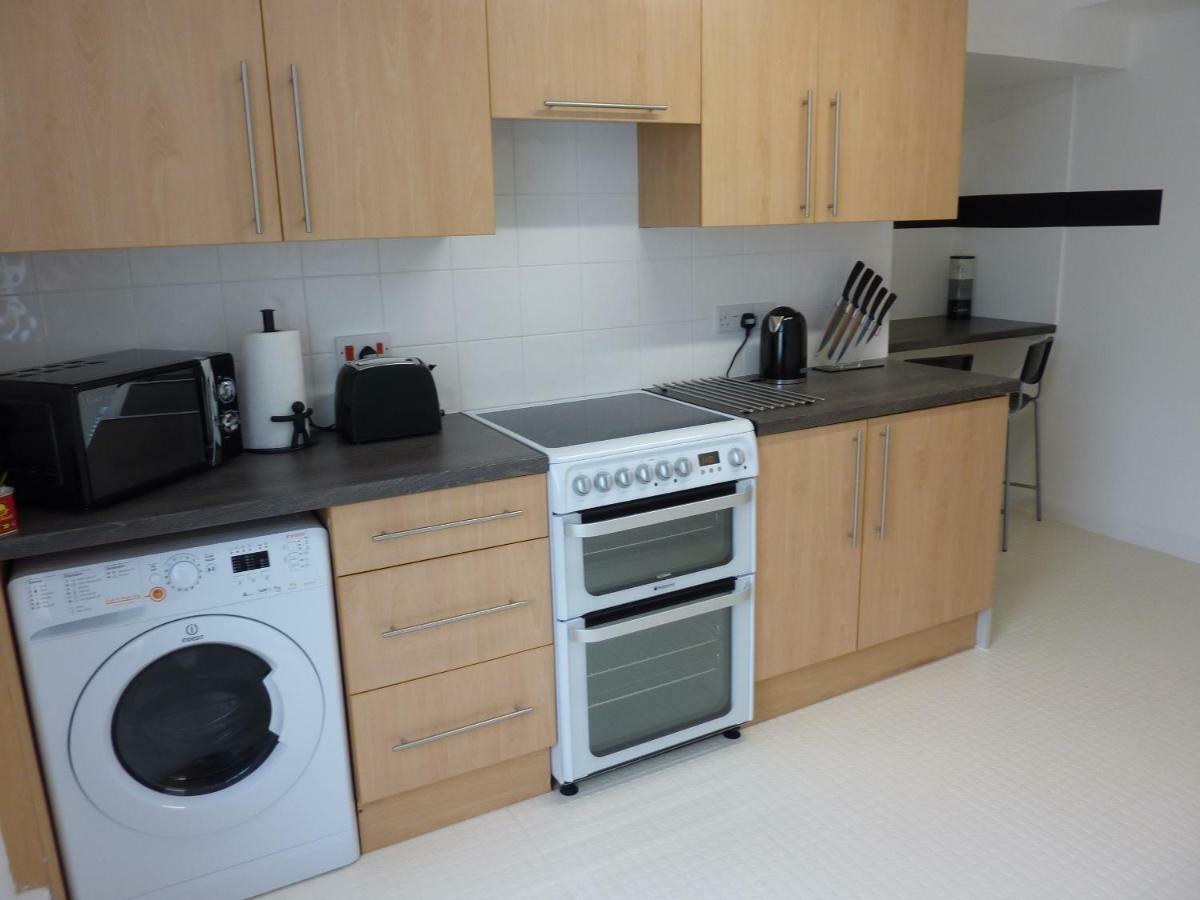 No 1 Town Apartment Сидмут Екстериор снимка